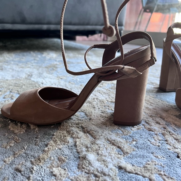 Steve Madden Serrina Platform Chunky Heel size 9.5 in Nude Suade - Picture 7 of 8